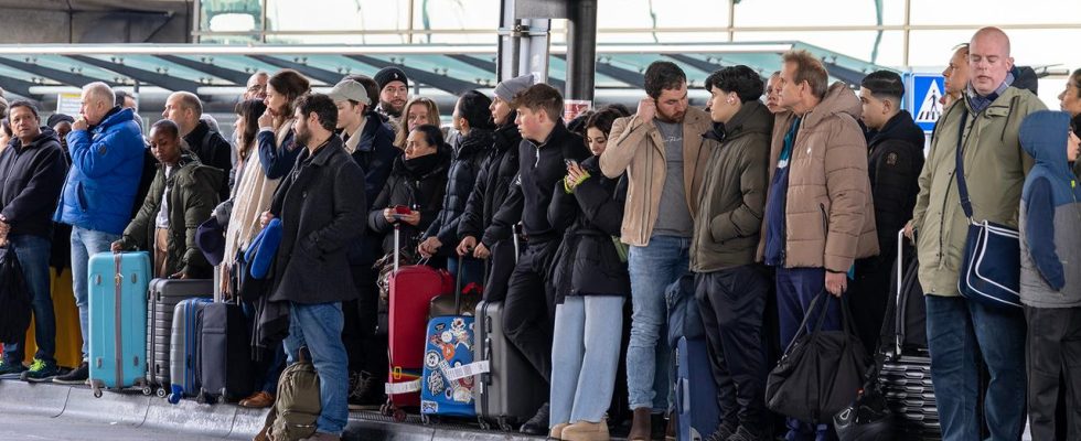 NS berichtet dass der Zugverkehr rund um Schiphol zum normalen