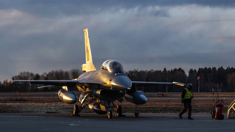 Norwegen schickt alte Kampfflugzeuge zur ukrainischen Pilotenausbildung – World