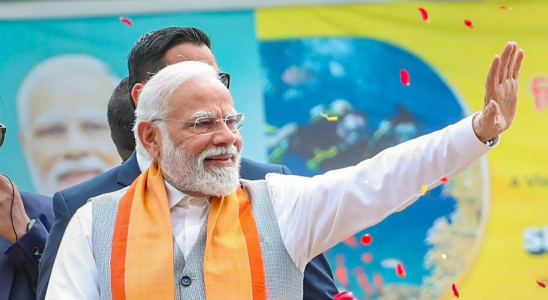PM Modi eroeffnet U Boot Glasfaserverbindung zwischen Kochi und den Lakshadweep Inseln
