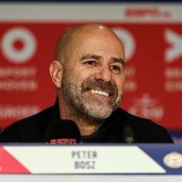PSV Trainer Bosz ist weiterhin fuer VAR „Es hat es fairer
