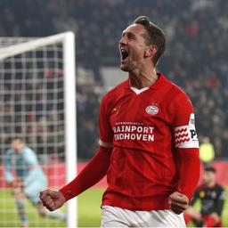 PSV stellt dank Luuk de Jongs Hattrick gegen Excelsior den