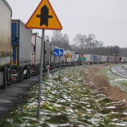 Polnische Lkw Fahrer stellen die Blockade der ukrainischen Grenze voruebergehend ein