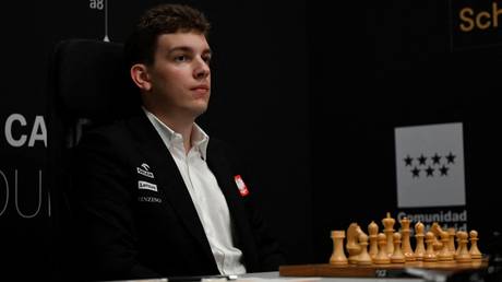 Polnischer Schachgrossmeister verweigert Handschlag mit russischem Gegner VIDEO – World