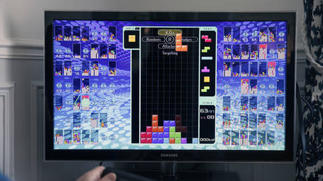 US Teenager „schlaegt als erster Mensch Tetris – RT Entertainment