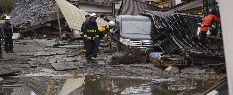 Ueberlebende des Erdbebens in Japan die weder Strom noch Wasser