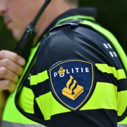 Vier Rotterdamer Polizisten wegen moeglichem Drogenkonsum vom Dienst suspendiert