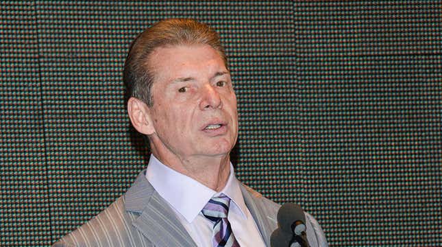 Vince McMahon tritt erneut aufgrund von Missbrauchs und Koerperverletzungsvorwuerfen aus