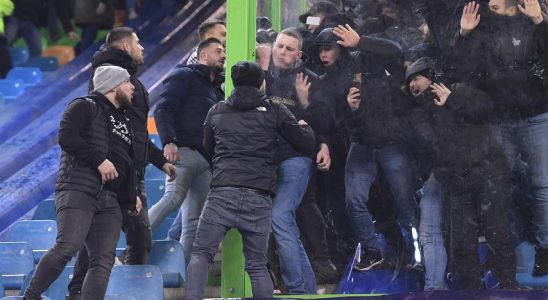 Vitesse verschaerft die Ticketverkaufsregeln nach Unruhen gegen Feyenoord Fussball