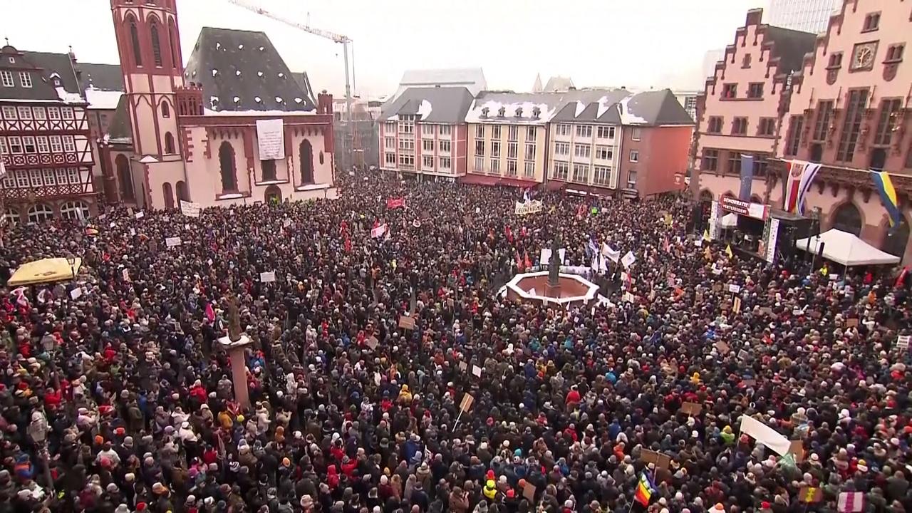 Beeld uit video: Tienduizenden Frankfurters op de been tegen rechts-extremisme