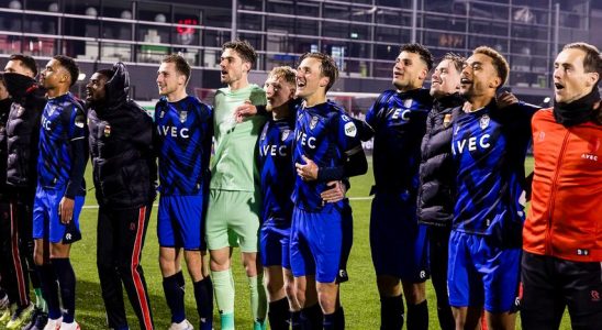 Willem II staerkt Spitzenposition im KKD ADO schlaegt De Graafschap