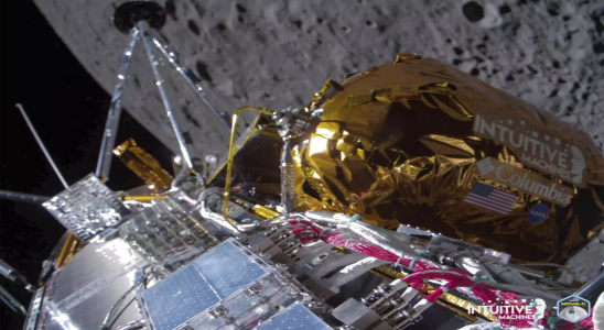 Amerikanisches Raumschiff landet nach dramatischer Landung verdeckt auf dem Mond