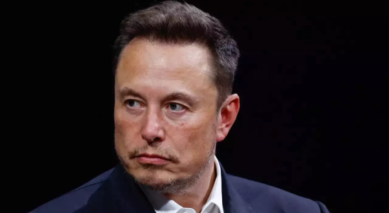 Benutzt Elon Musk einen alternativen Griff um sich selbst und