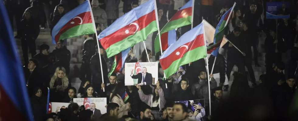 Der Aserbaidschaner Ilham Aliyev scheint bei der nach der Rueckeroberung