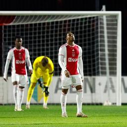 Der junge Ajax erleidet eine schmerzhafte Niederlage teilweise aufgrund des