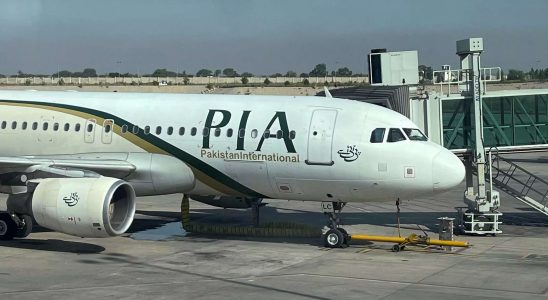 Die pakistanische Uebergangsregierung privatisiert die Fluggesellschaft PIA vor den Parlamentswahlen