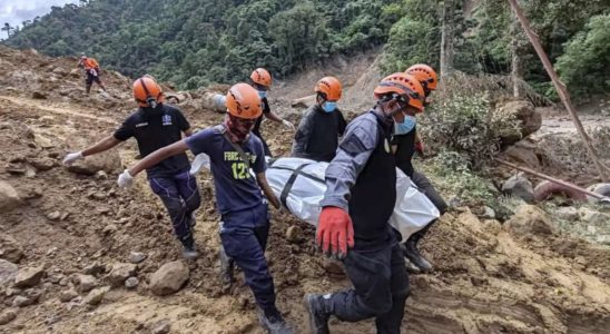 Erdrutsch begrub am Dienstag ein philippinisches Dorf die Zahl betraegt