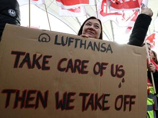 Fluege wegen Grossstreiks bei Lufthansa gestrichen Wirtschaft