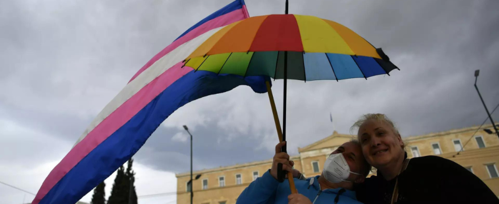 Griechenland legalisiert gleichgeschlechtliche Ehe und Adoption Weltnachrichten