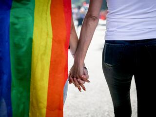 Griechenland oeffnet die Ehe fuer gleichgeschlechtliche Paare Im Ausland