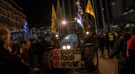 Griechische Landwirte schliessen sich am zweiten Tag dem Traktorenprotest vor