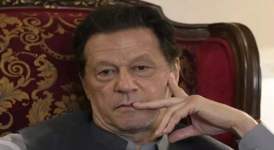 Imran Khans Partei wirft dem militaerischen Establishment im Vorfeld der