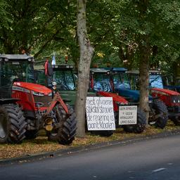 In den gesamten Niederlanden sind Landwirte im Einsatz unter anderem