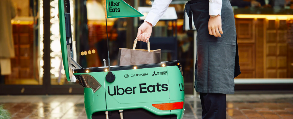 Kein Trinkgeld erforderlich Selbstfahrende Roboter werden jetzt Uber Eats Bestellungen in