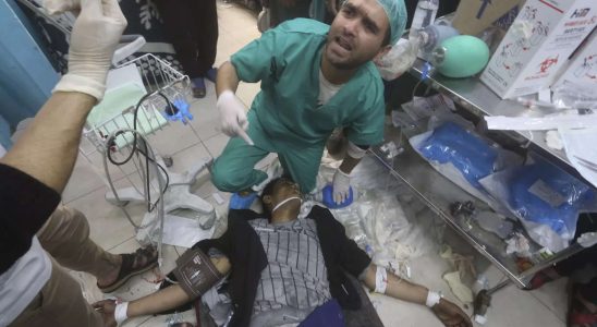 Laut Sanitaetern toetet israelisches Feuer einen Patienten und verletzt andere