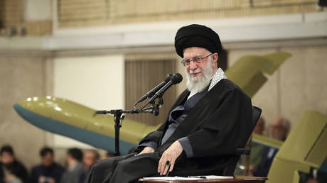 Meta setzt Irans Ayatollah Khamenei auf die schwarze Liste –