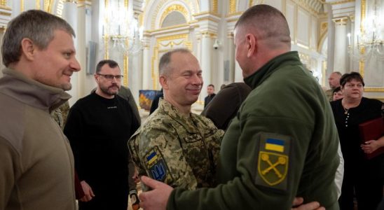 Nach zwei Jahren Krieg schlaegt die Ukraine einen anderen militaerischen