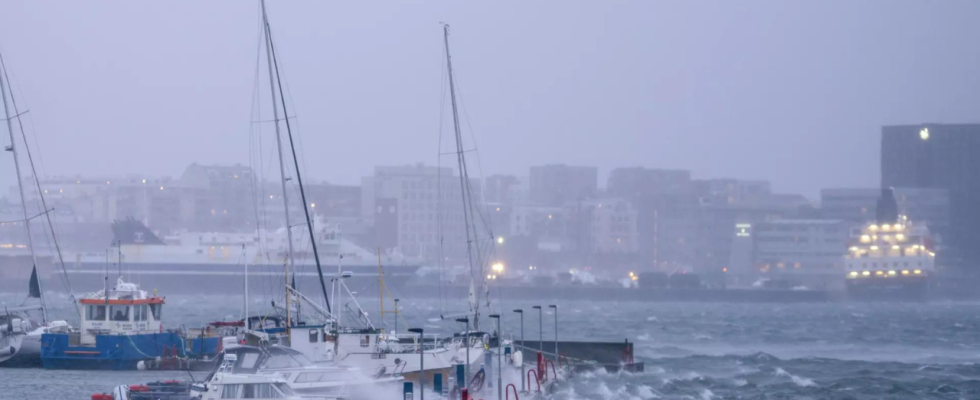 Norwegen erwartet nach dem schlimmsten Sturm seit ueber 30 Jahren