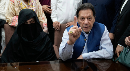 Pakistanisches Gericht klagt Imran und seine Frau im Fall von