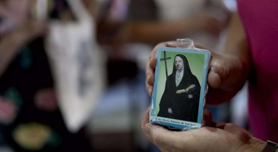 Papst spricht vor Treffen mit Milei die erste argentinische Heilige