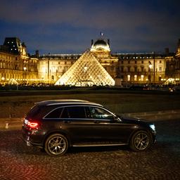 Paris stimmt fuer eine Verdreifachung der Parkgebuehren fuer SUVs