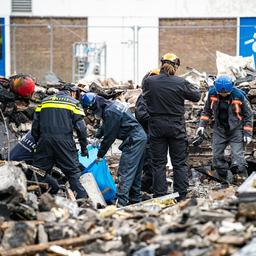 Polizei findet Leichenteil in Truemmern eines zerstoerten Gebaeudes in Rotterdam