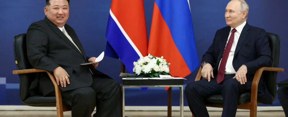 Putin schenkt Kim eine Limousine die gegen die UN Sanktionen gegen