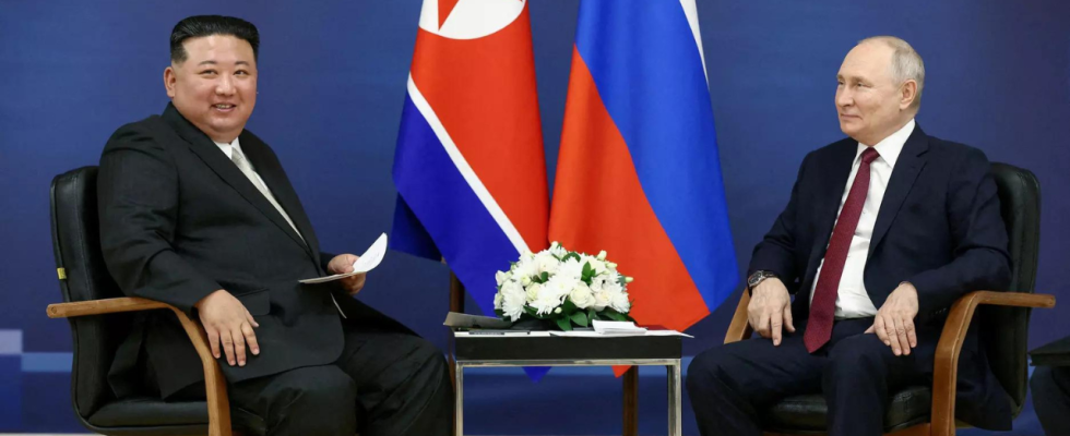 Putin schenkt dem nordkoreanischen Machthaber Kim Jong Un ein in