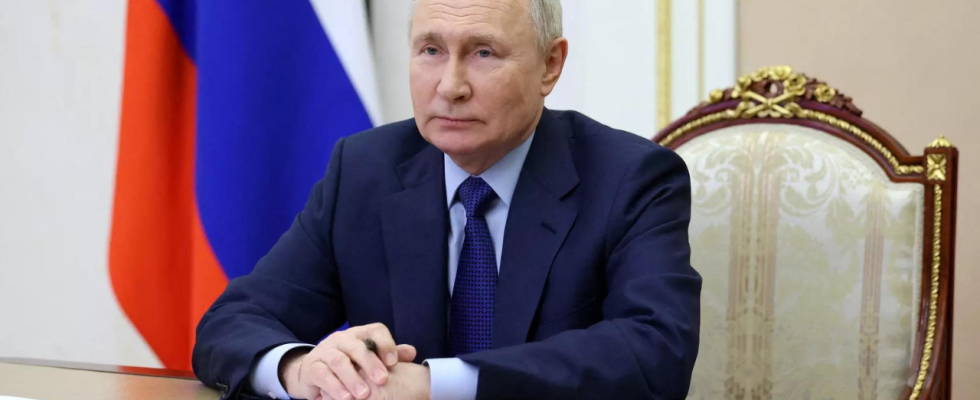 Russland schliesst die Registrierung von Praesidentschaftskandidaten mit Putin und drei