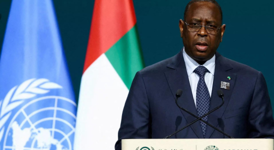 Senegals Praesident sucht nach Aufschrei wegen Wahlverzoegerung Ruhe