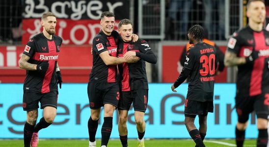 Spitzenreiter Leverkusen bricht mit einem schweren Sieg ueber Mainz einen