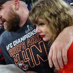 Taylor Swift kommt puenktlich zum Super Bowl mit Freunden im