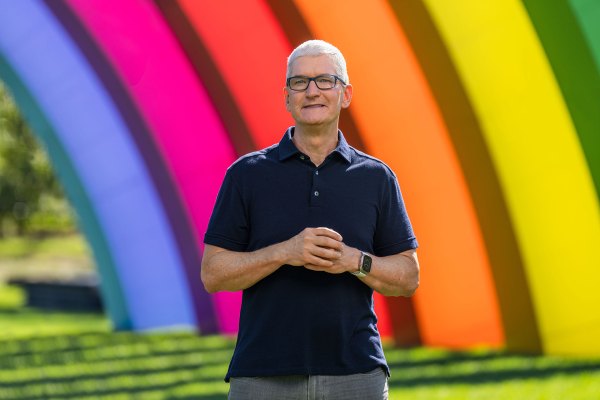 Tim Cook sagt dass Apple in diesem Jahr bei GenAI