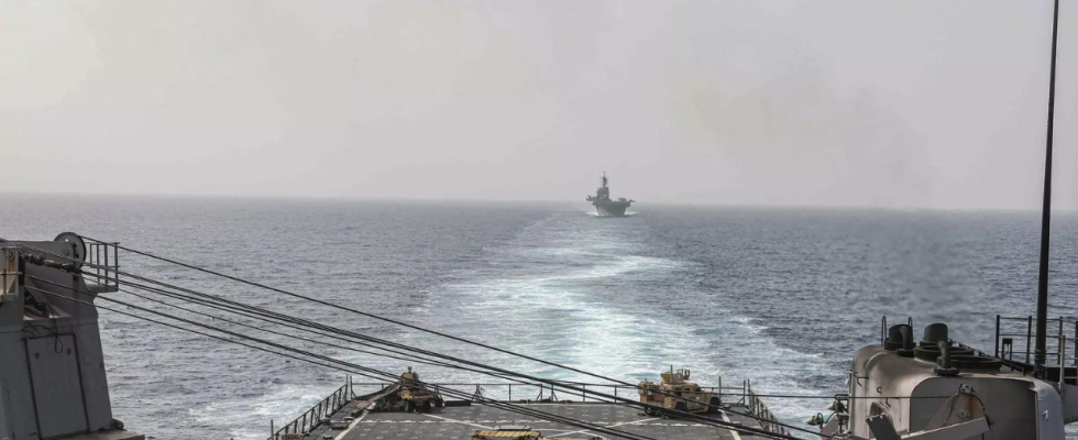 US Militaer schiesst sieben Huthi Raketen ab die auf das Rote Meer