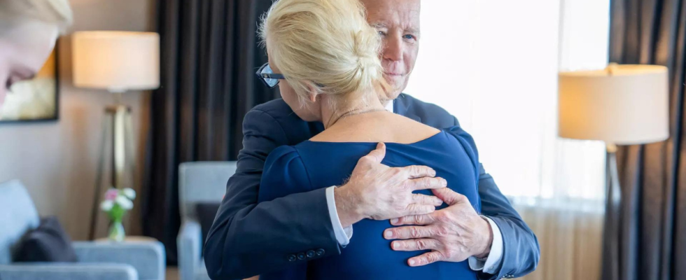 US Praesident Biden trifft Frau und Tochter des toten russischen Fuehrers