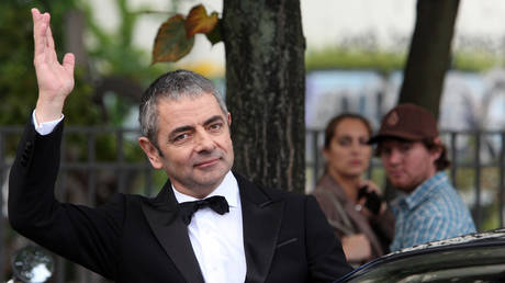 „Mr Bean Schauspieler wird fuer langsamen Verkauf von Elektroautos verantwortlich gemacht