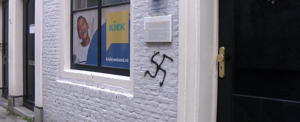 „Sehr kleiner Junge zeichnete Hakenkreuze auf Synagoge in Middelburg