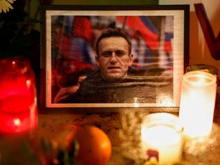 Afscheid van Navalny ondanks tegenwerking: 'Niemand wilde graf graven'