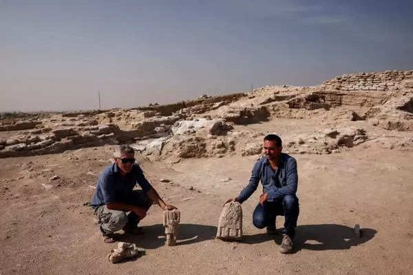 Archaeologen haben in den Vereinigten Arabischen Emiraten antike Artefakte gefunden