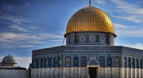 Aufgrund der israelischen Beschraenkungen faellt es vielen Palaestinensern schwer Al Aqsa