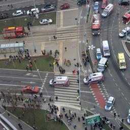 Autofahrer faehrt in Polen in Menschenmenge und verletzt fast zwanzig